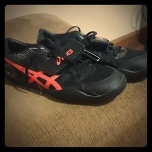 Asics throw pro shoes